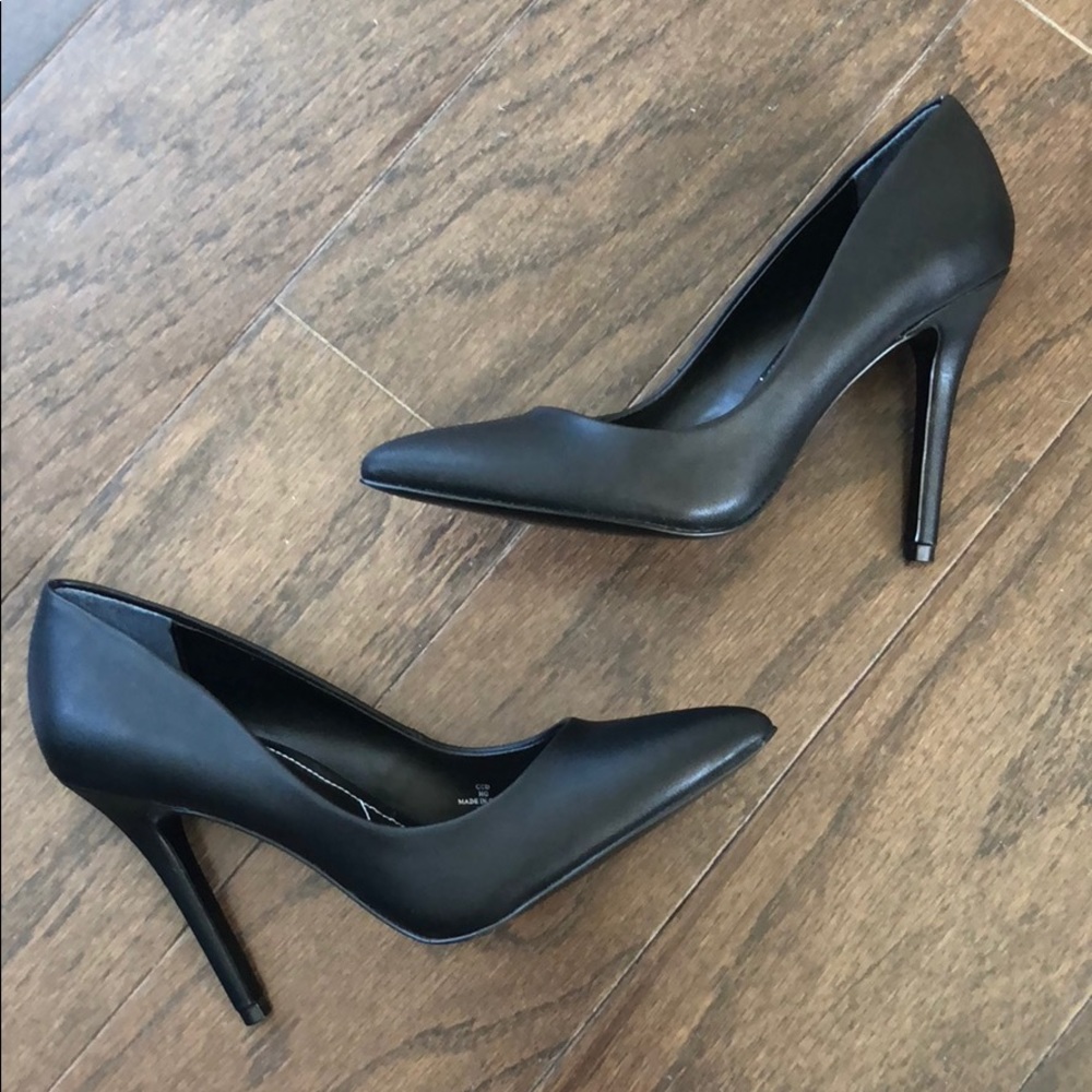 Charles by Charles David Palma Leather Pumps